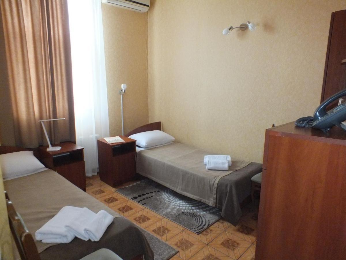 Vorontsovskiy Hotel Melitopol Bagian luar foto