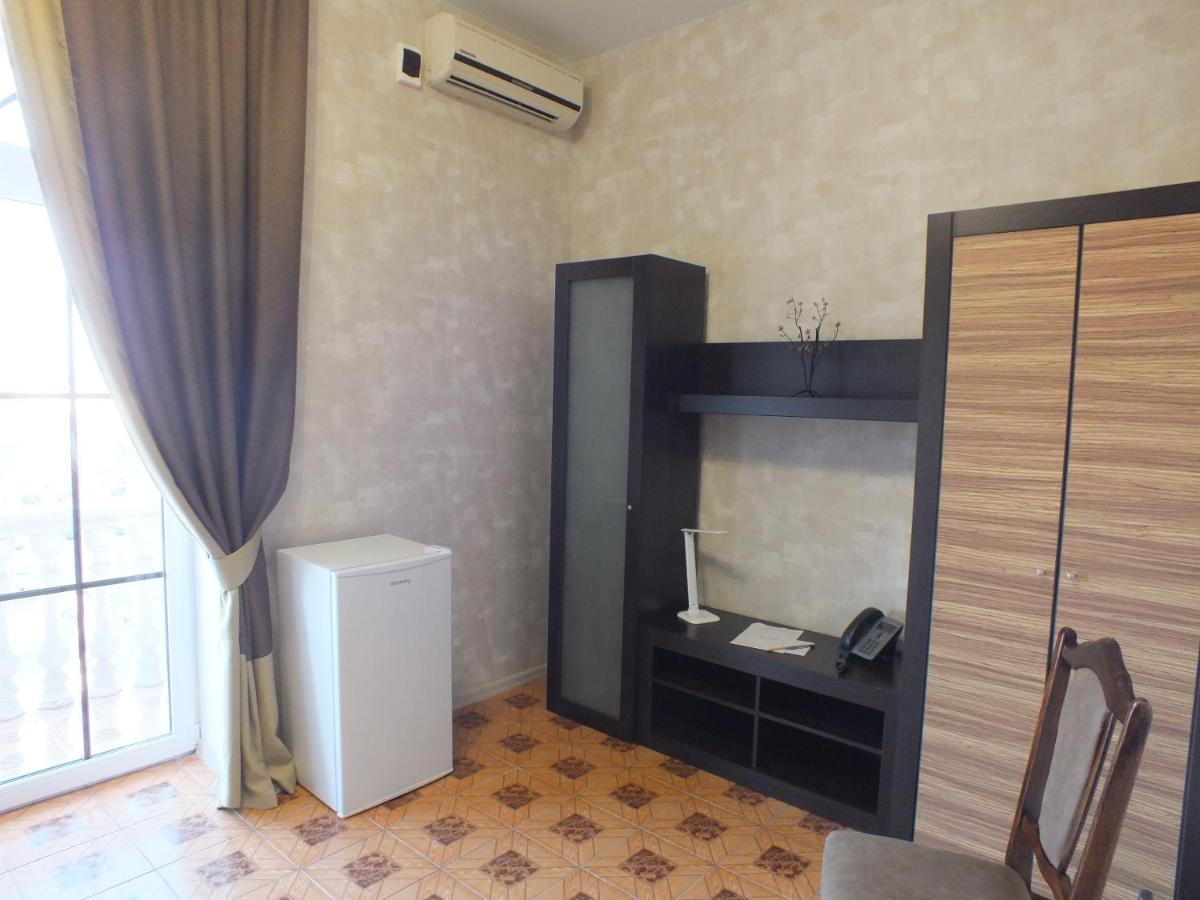 Vorontsovskiy Hotel Melitopol Bagian luar foto