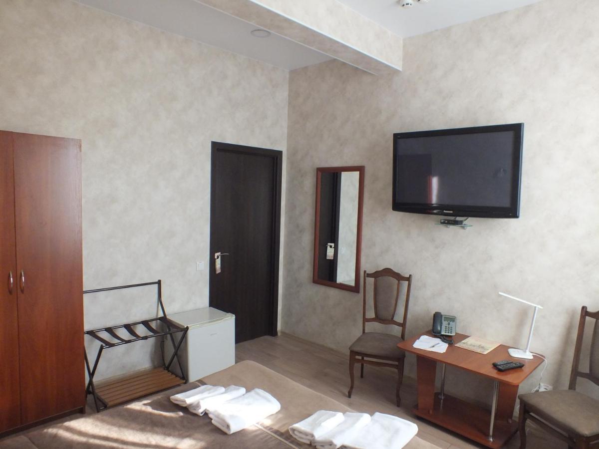 Vorontsovskiy Hotel Melitopol Bagian luar foto