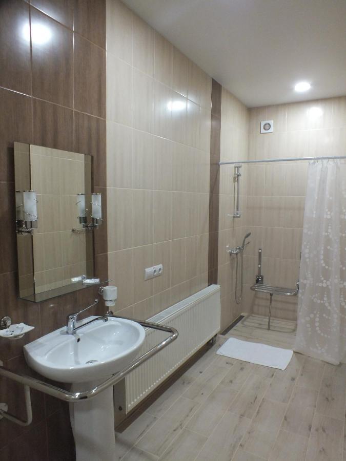 Vorontsovskiy Hotel Melitopol Bagian luar foto