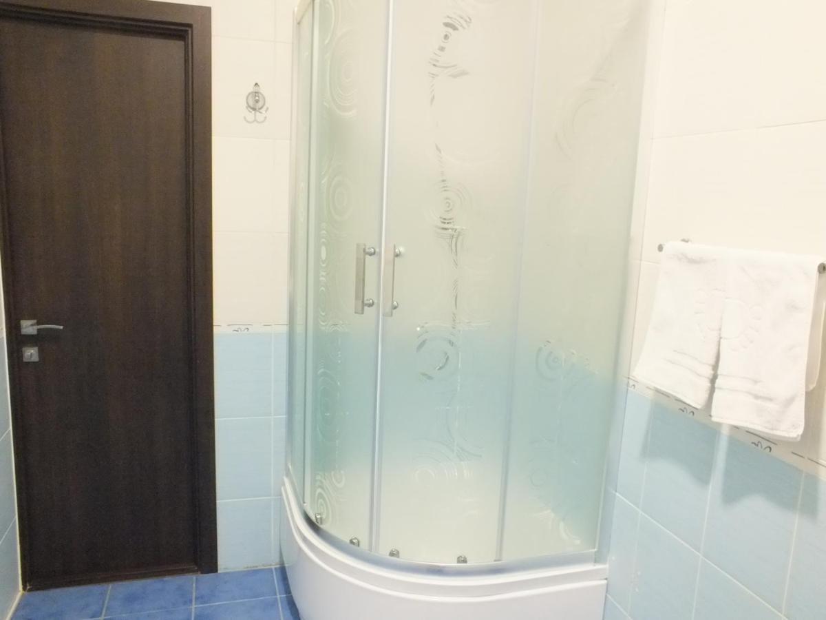 Vorontsovskiy Hotel Melitopol Bagian luar foto