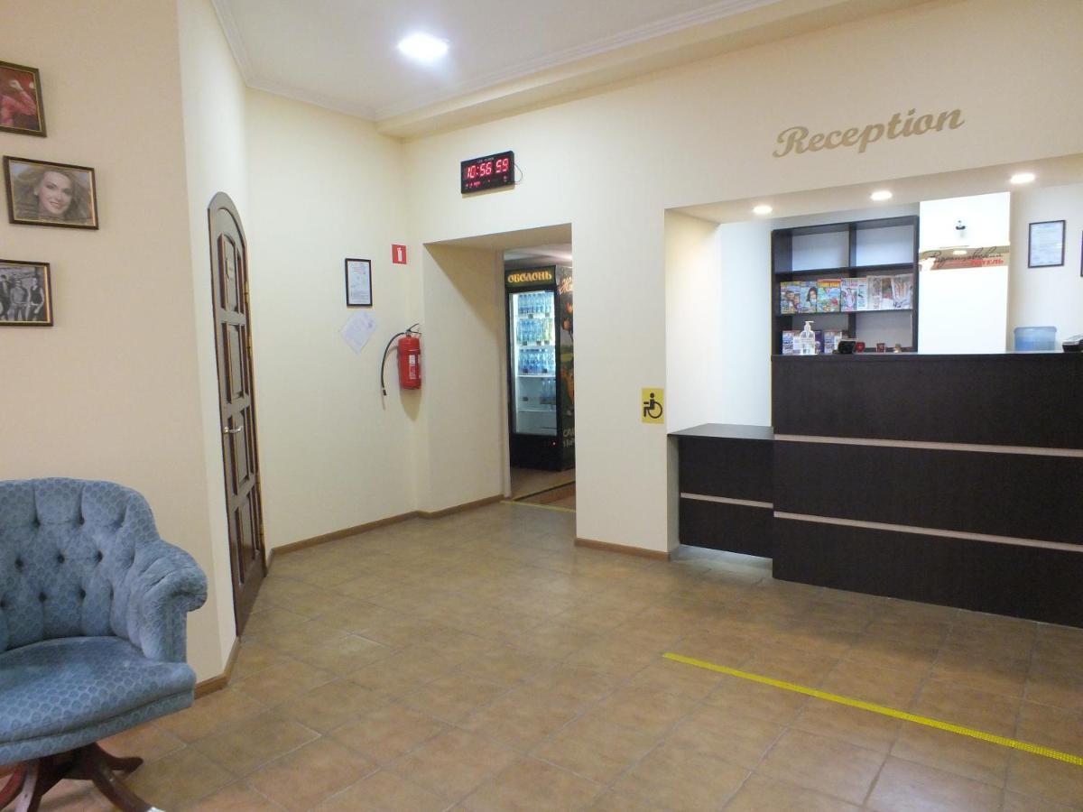 Vorontsovskiy Hotel Melitopol Bagian luar foto