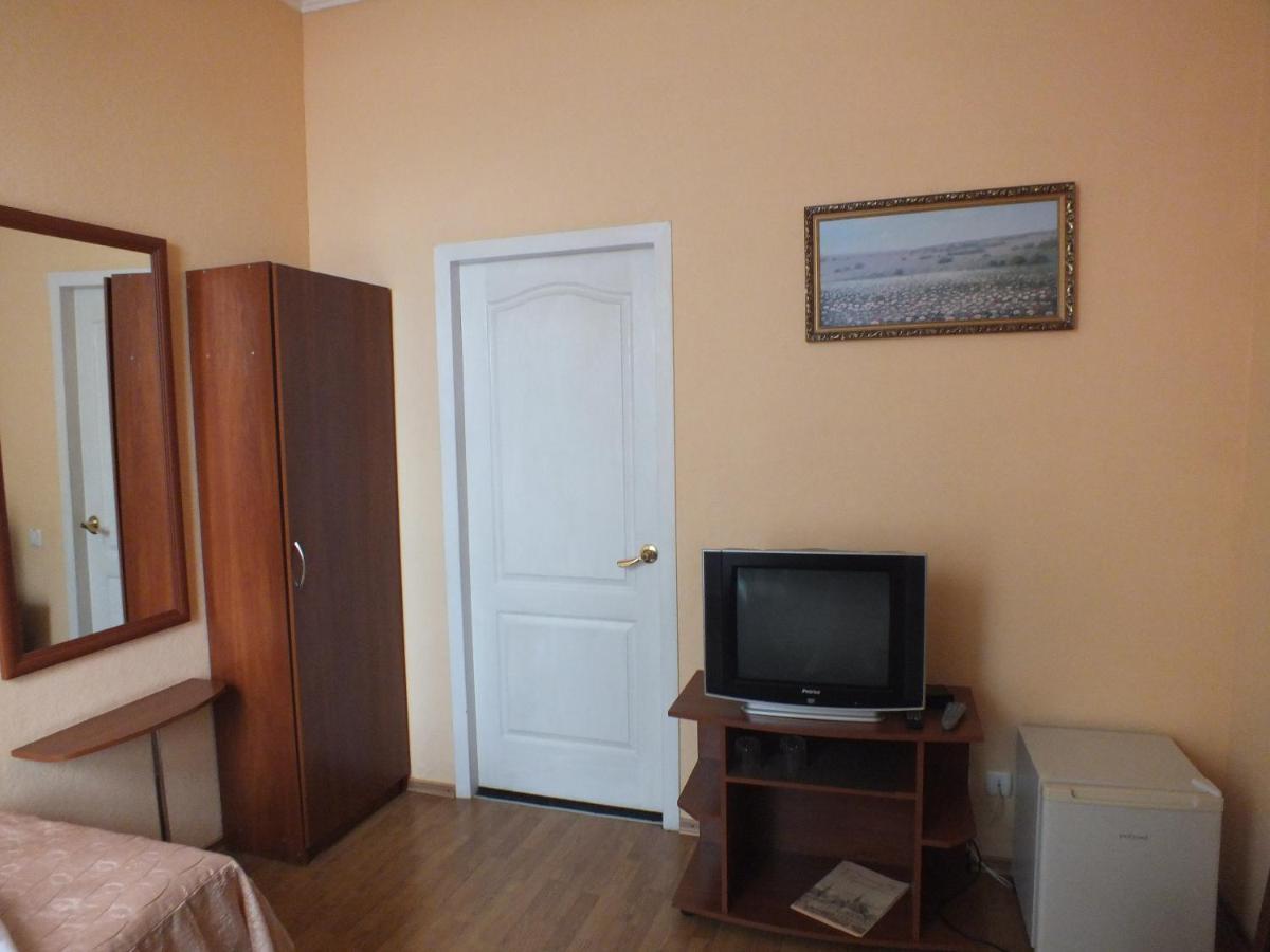 Vorontsovskiy Hotel Melitopol Bagian luar foto
