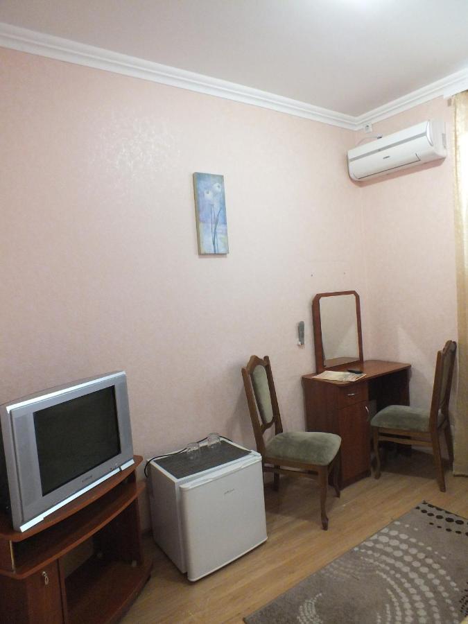 Vorontsovskiy Hotel Melitopol Bagian luar foto