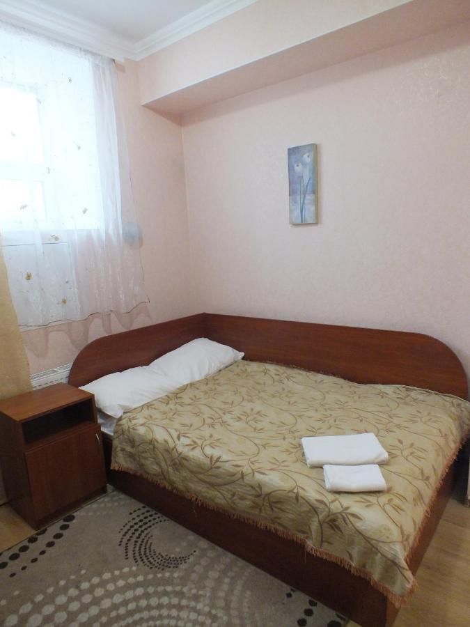Vorontsovskiy Hotel Melitopol Bagian luar foto
