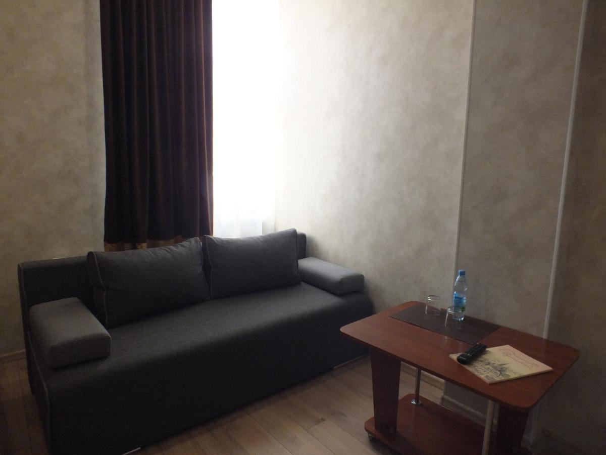 Vorontsovskiy Hotel Melitopol Bagian luar foto