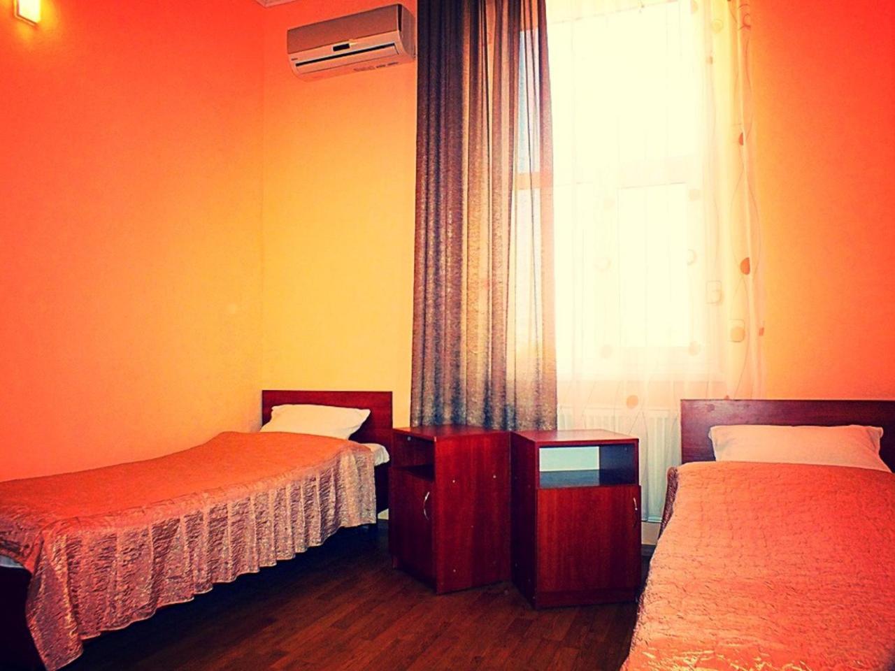 Vorontsovskiy Hotel Melitopol Bagian luar foto